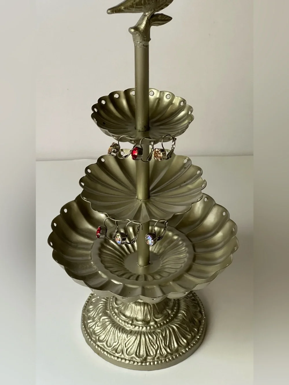 Beautiful bird accented Three Tiered heavy silvery gray jewelry holder/display.
